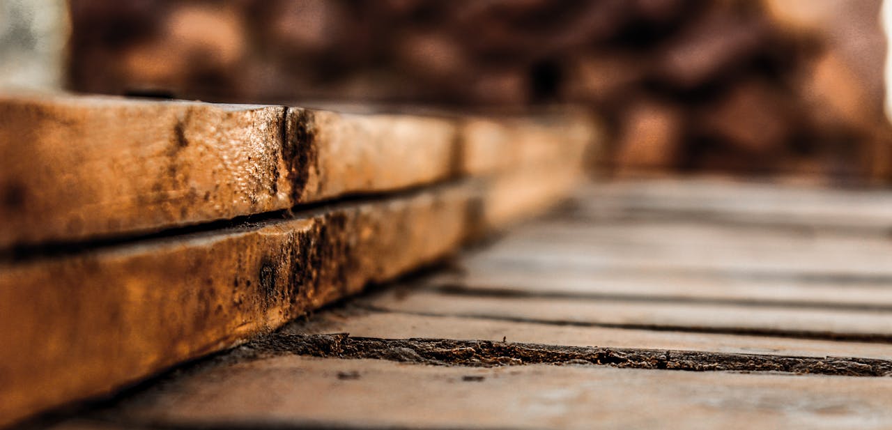 Wat is het Verschil Tussen Ligger en Regel Hout?